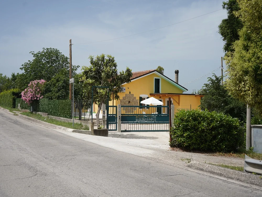 vista dell'ingresso della Villa La Casa Di Lucia